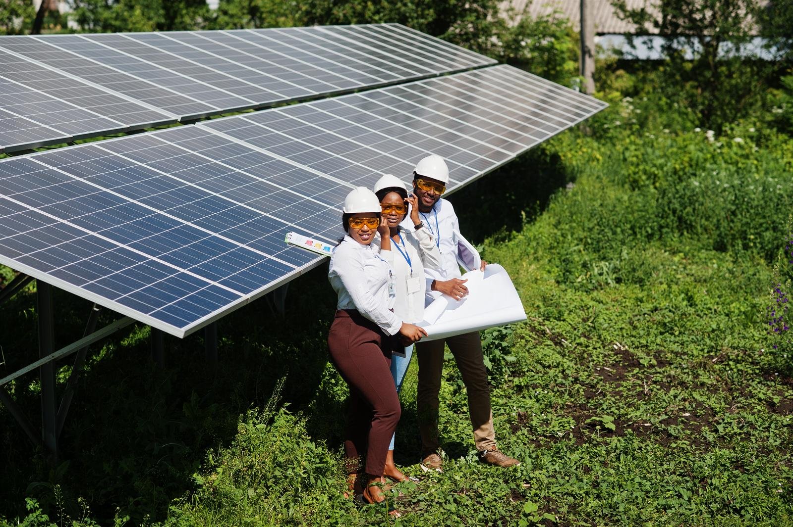 Solar technician engineers